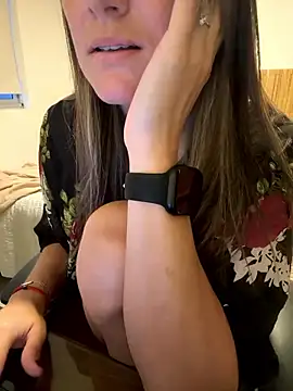 Snapshot of sweetcouple32 chatting on January 8, 10:56 pm sweetcouple32 online show from January 8, 10:56 pm