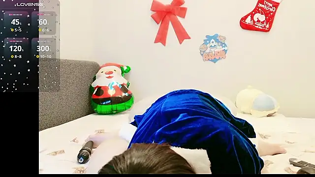 momo 2323 online show from December 22, 1:30 pm