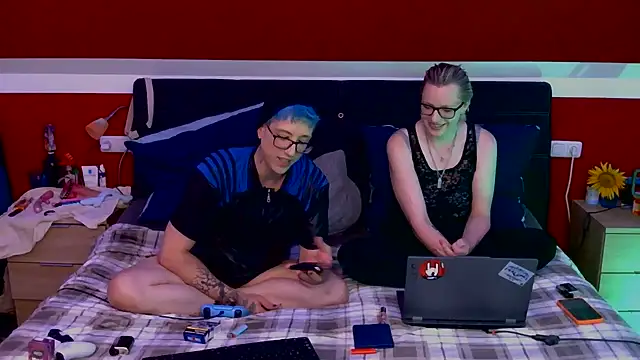 AskAveryAnything online show from July 21, 8:00 pm