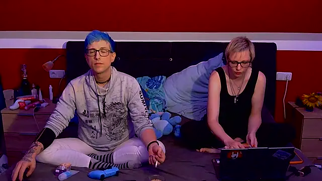 AskAveryAnything online show from July 23, 7:01 pm