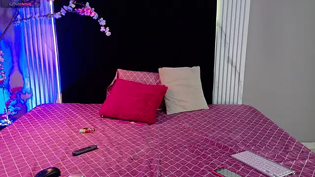 bella moonlight cr online show from April 29, 3:43 am
