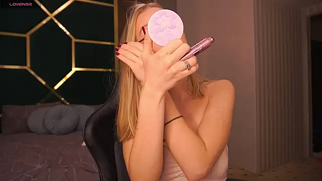 MollyyMayy online show from April 11, 7:18 pm