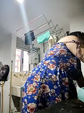 Snapshot of Divine_Pouvoir chatting on January 15, 11:59 am Divine Pouvoir online show from January 15, 11:59 am