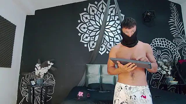 Snapshot of MagnusKnight_ chatting on January 14, 1:17 pm MagnusKnight online show from January 14, 1:17 pm