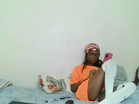 Snapshot of PKELLY7 chatting on December 13, 7:53 pm PKELLY7 online show from December 13, 7:53 pm