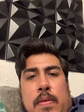 Snapshot of cris_1297 chatting on December 14, 4:40 am cris 1297 online show from December 14, 4:40 am