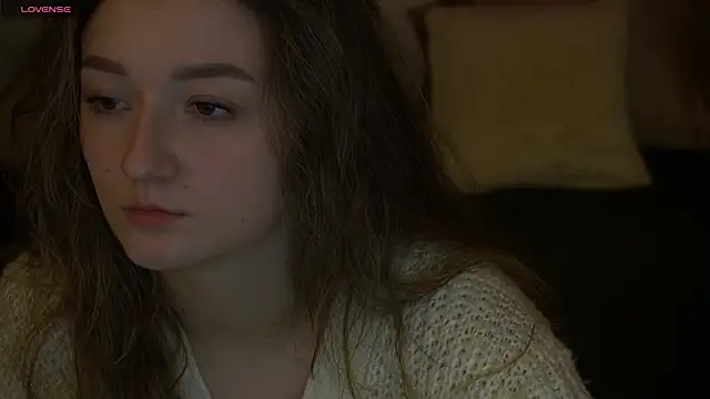 CyrenaLuxe online show from February 9, 4:22 pm