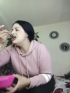 Juli castillo1 online show from March 26, 1:38 pm