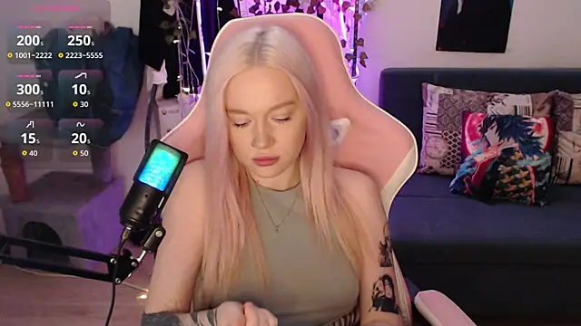 Snapshot of fantasy_lisa chatting on January 10, 1:51 am fantasy lisa online show from January 10, 1:51 am