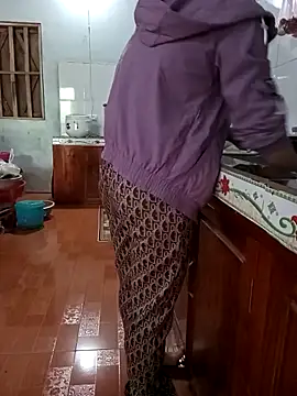 Snapshot of SweetBerry-91 chatting on December 15, 1:43 am SweetBerry-91 online show from December 15, 1:43 am