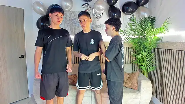 Just4life242 online show from December 13, 9:31 pm