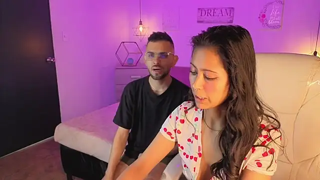 annie and ryan online show from December 19, 4:52 am