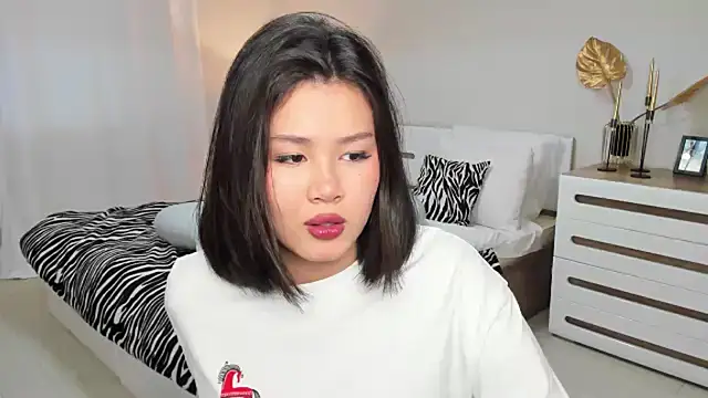 Brunette Charm online show from February 19, 10:55 am