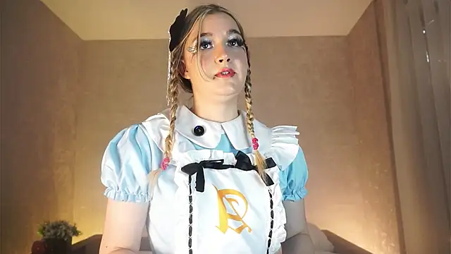 Snapshot of AlessandraPatel chatting on December 16, 6:18 am AlessandraPatel online show from December 16, 6:18 am