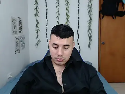 ENZO444  online show from December 15, 3:11 am