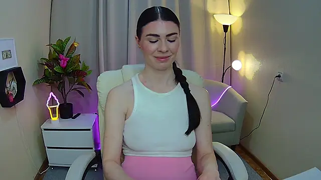 Snapshot of MilaSecret55 chatting on March 21, 7:35 am MilaSecret55 online show from March 21, 7:35 am