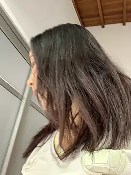 Snapshot of Lunara_Vall chatting on July 3, 7:42 pm Lunara Vall online show from July 3, 7:42 pm