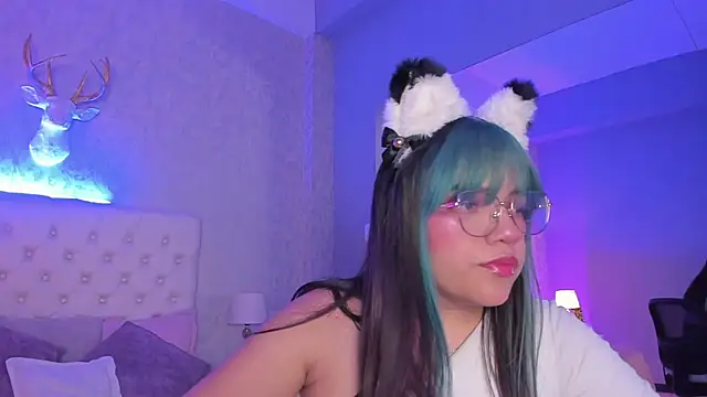 Snapshot of ZoeSkyee_ chatting on December 14, 2:28 am ZoeSkyee online show from December 14, 2:28 am