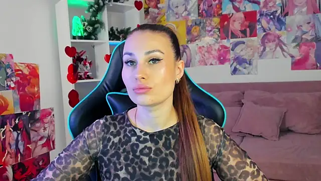 Snapshot of NoraFoxes chatting on December 17, 3:40 pm NoraFoxes online show from December 17, 3:40 pm