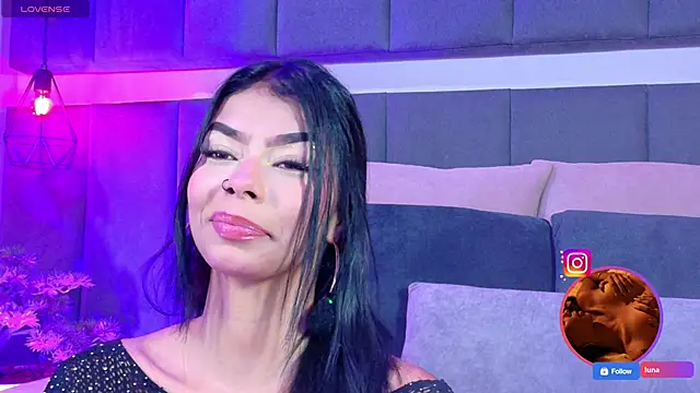 luna blannco online show from March 23, 1:59 pm