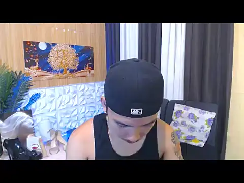 Snapshot of dylan_hardfucker chatting on December 17, 12:49 am dylan hardfucker online show from December 17, 12:49 am