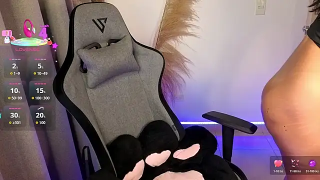 chloebum  online show from May 30, 11:07 am