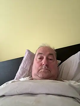 csikar online show from April 15, 5:47 am