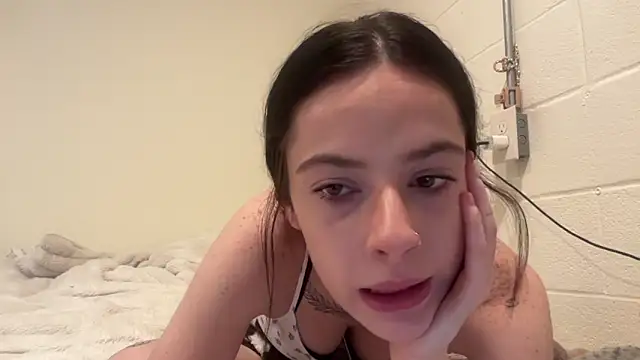 Snapshot of faithluvv chatting on January 7, 12:13 am faithluvv online show from January 7, 12:13 am