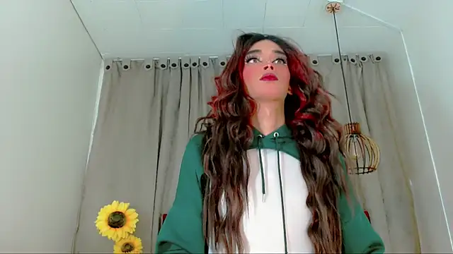 Snapshot of camila_vasquez_ chatting on December 16, 8:36 pm camila vasquez online show from December 16, 8:36 pm