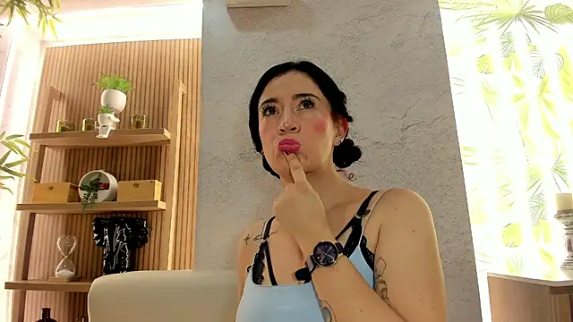 Victoria01  online show from May 31, 1:14 am
