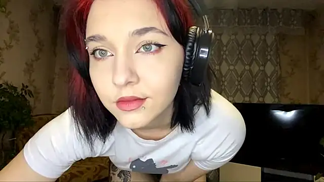 Snapshot of EmilyVeiro chatting on January 8, 5:15 pm EmilyVeiro online show from January 8, 5:15 pm