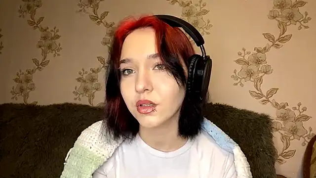 Snapshot of EmilyVeiro chatting on January 18, 5:06 pm EmilyVeiro online show from January 18, 5:06 pm