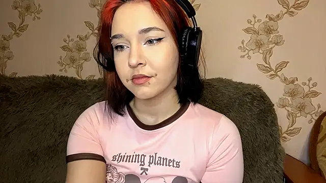 Snapshot of EmilyVeiro chatting on February 1, 5:22 pm EmilyVeiro online show from February 1, 5:22 pm