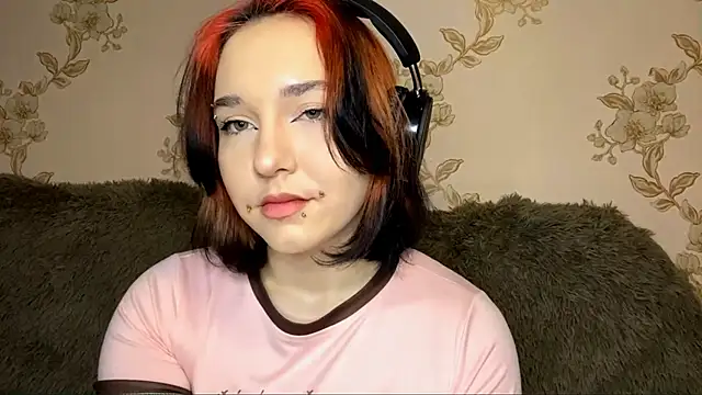 Snapshot of EmilyVeiro chatting on February 5, 5:17 pm EmilyVeiro online show from February 5, 5:17 pm