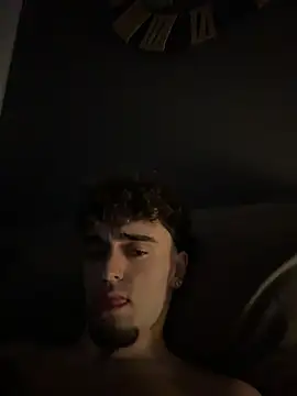 Snapshot of rich_papi chatting on December 14, 3:34 am rich papi online show from December 14, 3:34 am