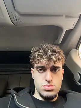 Snapshot of rich_papi chatting on December 17, 10:10 am rich papi online show from December 17, 10:10 am