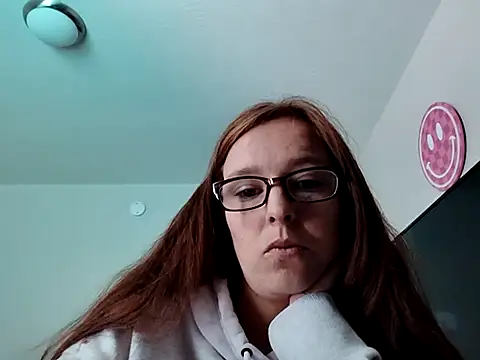 Snapshot of redremmi chatting on December 15, 6:12 pm redremmi online show from December 15, 6:12 pm