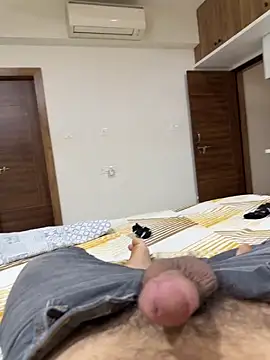 sam07422 online show from April 8, 9:31 am