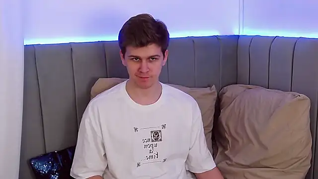 NickJohnas online show from December 19, 9:16 am