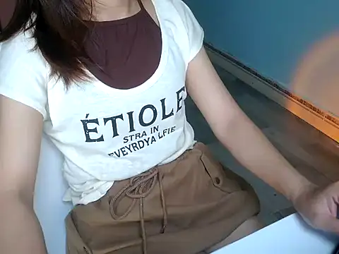 Chichi 86 online show from August 2, 5:06 am
