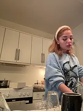 SilkyMira online show from December 21, 6:59 pm