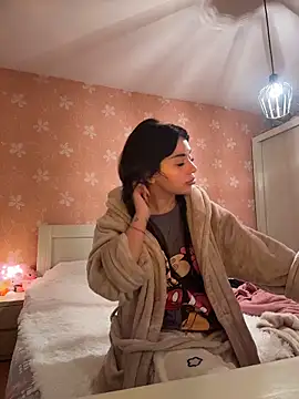 SilkyMira online show from March 5, 6:26 pm