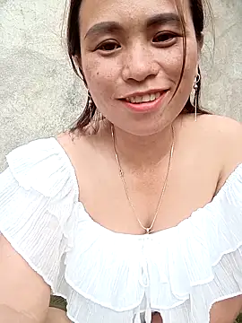 Snapshot of ngaytho004 chatting on May 4, 10:44 am ngaytho004 online show from May 4, 10:44 am