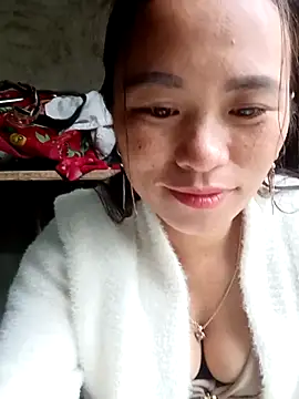 Snapshot of ngaytho004 chatting on May 9, 12:05 am ngaytho004 online show from May 9, 12:05 am