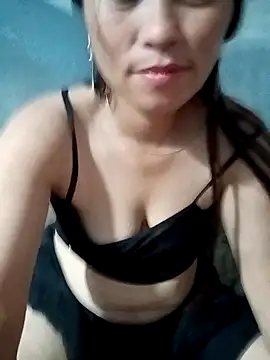 Snapshot of ngaytho004 chatting on May 11, 2:45 pm ngaytho004 online show from May 11, 2:45 pm