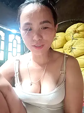 Snapshot of ngaytho004 chatting on May 17, 5:49 am ngaytho004 online show from May 17, 5:49 am