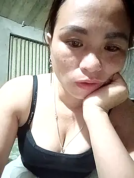 Snapshot of ngaytho004 chatting on May 17, 10:28 pm ngaytho004 online show from May 17, 10:28 pm