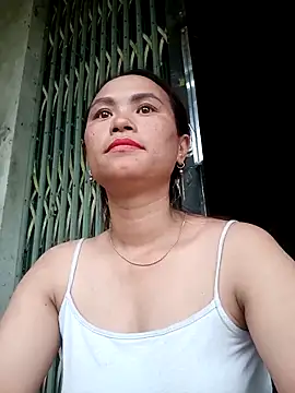 Snapshot of ngaytho004 chatting on May 20, 11:00 pm ngaytho004 online show from May 20, 11:00 pm