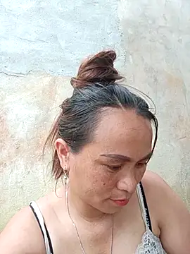 Snapshot of ngaytho004 chatting on May 27, 8:00 am ngaytho004 online show from May 27, 8:00 am