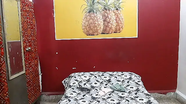 Lovelycouple25 online show from April 5, 6:21 am